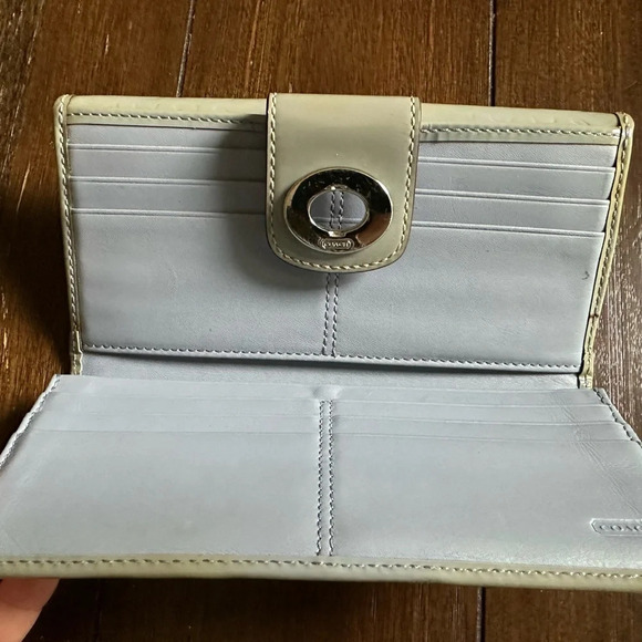 Coach turn lock wallet - Picture 15 of 16